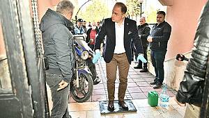 Beylikdüzü’nde 5 bin apartmana dezenfektan paspas dağıtıldı