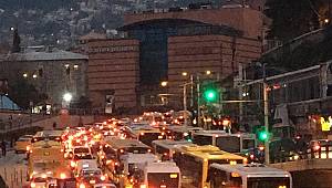 Bu fotoğraflar Bursa'da çekildi...Güneşi gören aracıyla sokağa çıktı