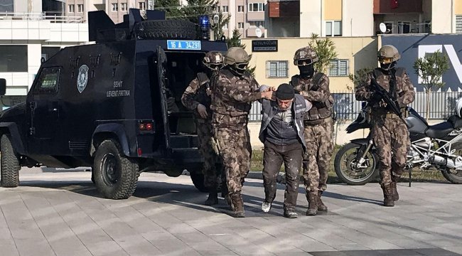Bursa'da yakalanan DEAŞ'ın infazcısı ve oğlu tutuklandı