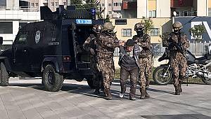 Bursa'da yakalanan DEAŞ'ın infazcısı ve oğlu tutuklandı