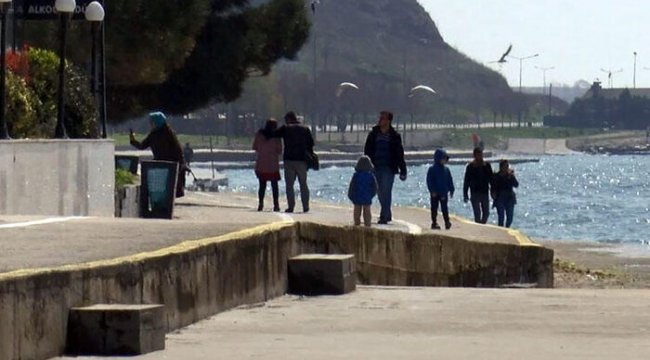 Büyükçekmece'de pes dedirten görüntü! Barikatları kaldırıp girdiler