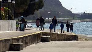 Büyükçekmece'de pes dedirten görüntü! Barikatları kaldırıp girdiler