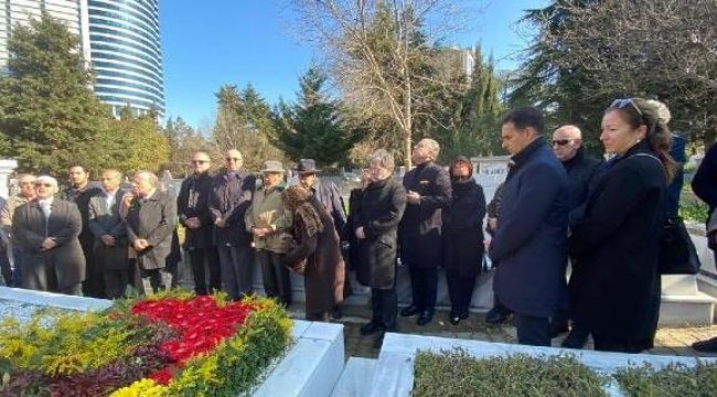 Çetin Emeç mezarı başında anıldı