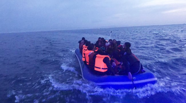 Enez'de denize açılan 47 göçmeni durdurdu