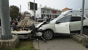 Göreve giden polisler kaza yaptı: 3 yaralı