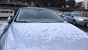 İstanbul'da dolu sürprizi! Bir anda bastırdı