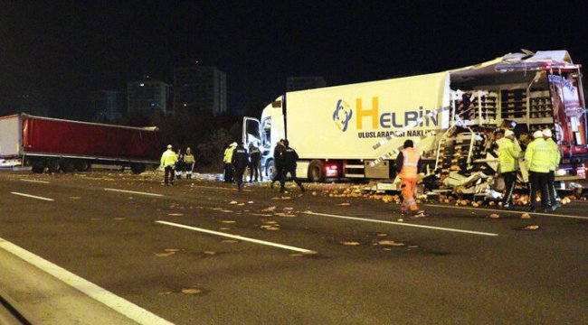 Lastik değiştirirken TIR çarptı: 2 ölü, 1 yaralı