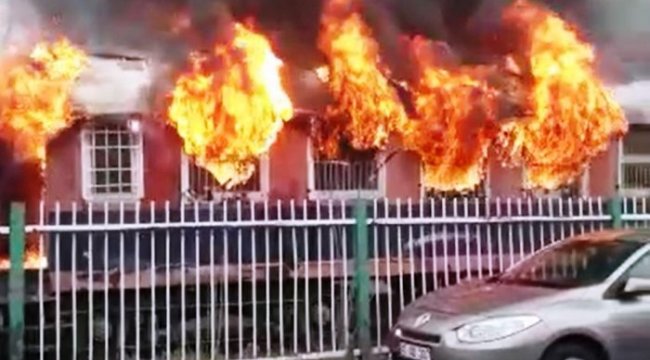 Manisa Tren Garı'nda yangın paniği! Çok sayıda ekip sevk edildi