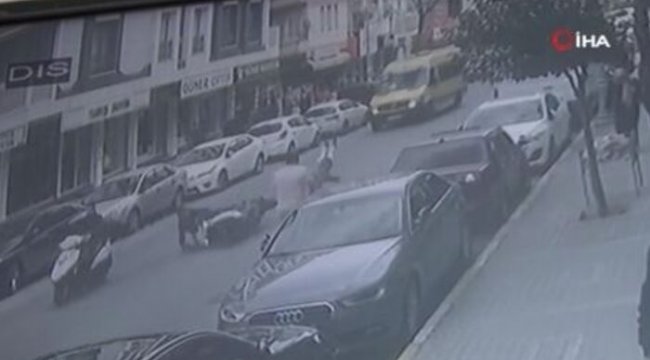 Motosiklet çarptı! Metrelerce havaya savruldu