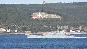 Rus savaş gemisi 'Novocherkassk', Çanakkale Boğazı'ndan geçti