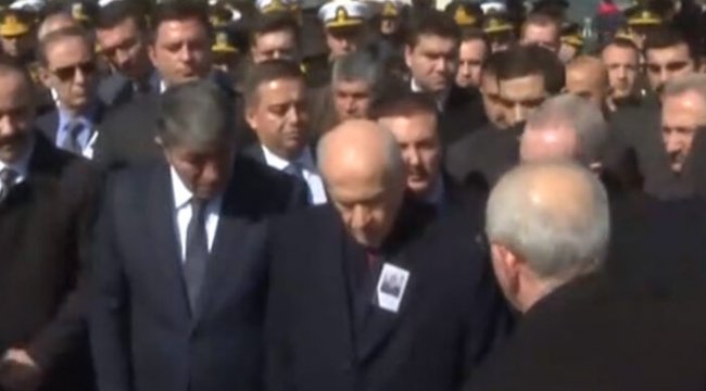 Şehit cenazesinde Bahçeli ile Kılıçdaroğlu el sıkışmadı