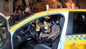 Şişli'de önündeki taksiye çarpan taksi takla attı: 2 yaralı 