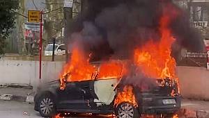 Sosyal medya fenomeni Uras Benlioğlu'nun arabası alev alev yandı
