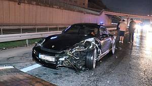 TEM Otoyolu'nda lüks otomobillerin makas ve yarış kazası