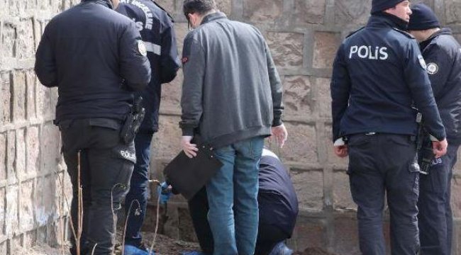 Toprağa gömülü ceset ihbarı polisi harekete geçirdi