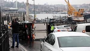 Unkapanı Köprüsü girişinde kaza; trafik kilitlendi