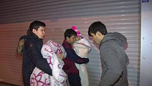 Zeytinburnu'nda yangın paniği! Apartmandakiler tahliye edildi