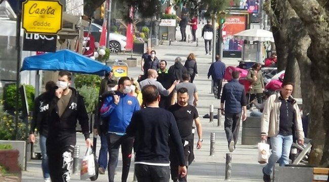 Bağdat Caddesi’ne akın ettiler! Belediye ekiplerinden otobüsten anonsla uyarı