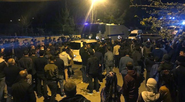 Batman M Tipi Cezaevi'nde tutuklular bir koğuşu ateşe verdi