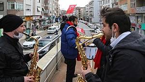 Belediyeden çocuklara sürpriz kutlama