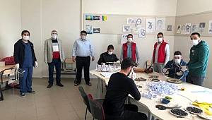 İlçede üretilen siperlikler, sağlık ve güvenlik ekiplerine dağıtıldı