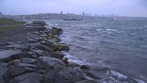 İstanbul'da fırtına etkili oluyor 