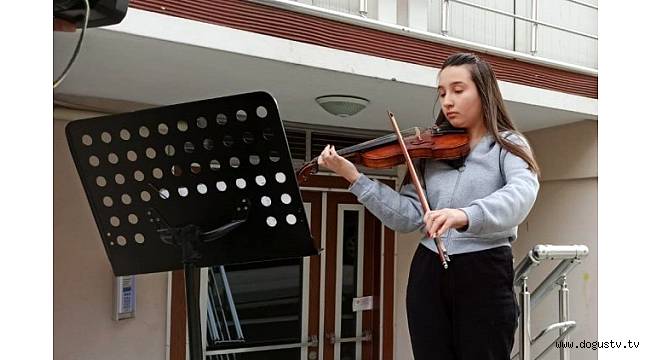 Liseli gencin Ümraniye Belediyesinden isteği 23 Nisan'da yerine getirildi