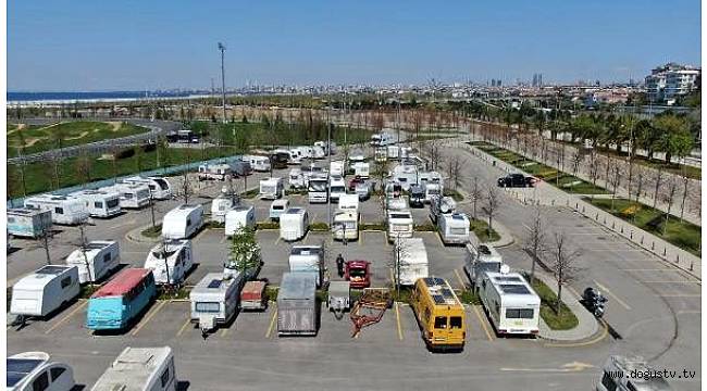 Maltepe'de karavan parkı: Koronavirüs günlerini karavanda geçiriyorlar