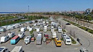 Maltepe'de karavan parkı: Koronavirüs günlerini karavanda geçiriyorlar