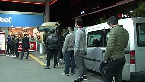 Sokağa çıkma kısıtlamasının ardından vatandaşlar benzinliklere akın etti