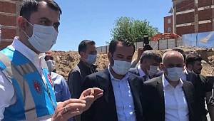 Bakan Kurum'dan müteahhide sert tepki: İşini düzgün yapmaya niyetin yoksa bırak