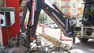 Elektrik Hatları Yer Altına Alınmaya Devam Ediyor