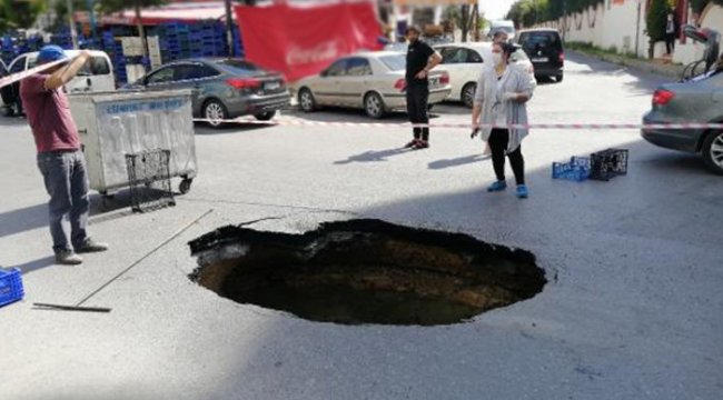 Esenyurt'ta yol çöktü!