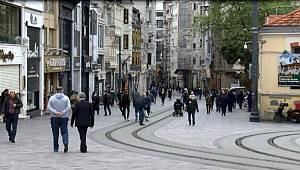 İstiklal Caddesi'nde dikkat çekici yoğunluk