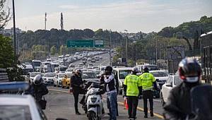 Kısıtlamanın ardından bu sabah 15 Temmuz Şehitler Köprüsü! Yoğunluk oluştu