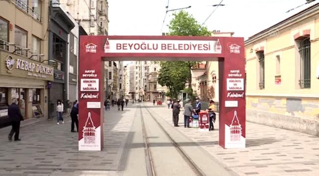 'Kontrollü sosyal hayat'ın ikinci gününde Beyoğlu'nda yoğunluk gözlendi
