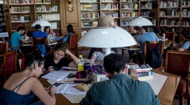 Koronavirüs ve gençlik: Mezun olacak, bölüm seçecek ve iş arayan gençlerin tercihleri nasıl etkilendi?
