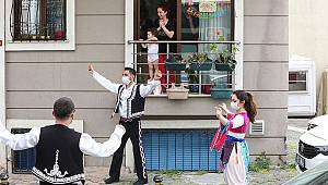 Maltepe’de 19 Mayıs coşkusu balkon ve sokaklara taştı