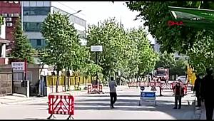 ÜMRANİYE'DE KAZI ÇALIŞMASI SIRASINDA DOĞAL GAZ BORUSU PATLADI