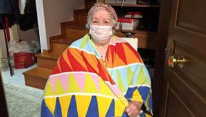 Üsküdar'da şehit anneleri ile 100 yaş üstü vatandaşlara Anneler Günü hediyesi