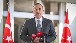 Çavuşoğlu: Fransa bir darbeciyi destekliyor