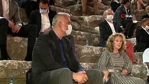 Türkiye'nin yedi tenoru ilk kez aynı sahnede buluştu; konseri dinleyenlerin kulaklarının pası...