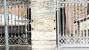 Ayasofya'da tabela söküldü, çalışmalar sürüyor; Emniyet müdürü incelemelerde bulundu