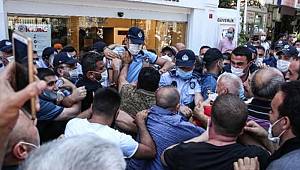 Bakırköy Belediyesi önünde arbede