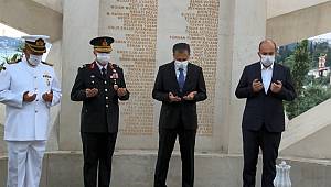 İstanbul Valisi Yerlikaya 15 Temmuz Şehitler Anıtı'nı ziyaret etti