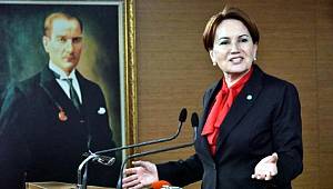 İYİ Parti Genel Başkanı Meral Akşener : Onlar şanlı bayrağımızı ateşe vererek milli birliğimize hakaret ediyor siz hala Atatürk ile uğraşıyorsunuz.