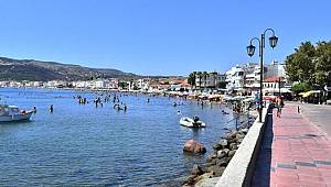 İzmir’in turistik ilçesi Dikili ‘Maldivler’i aratmıyor