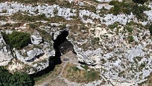 Kaderine terk edilen tarihi Yarımburgaz Mağaraları çöplerle doldu