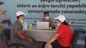 Kartal Belediyesi LGS Tercihleri Süresinde Öğrencilerin Yanında