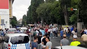 Pazarcılar Bakırköy Belediyesi'ni yumurta yağmuruna tuttu